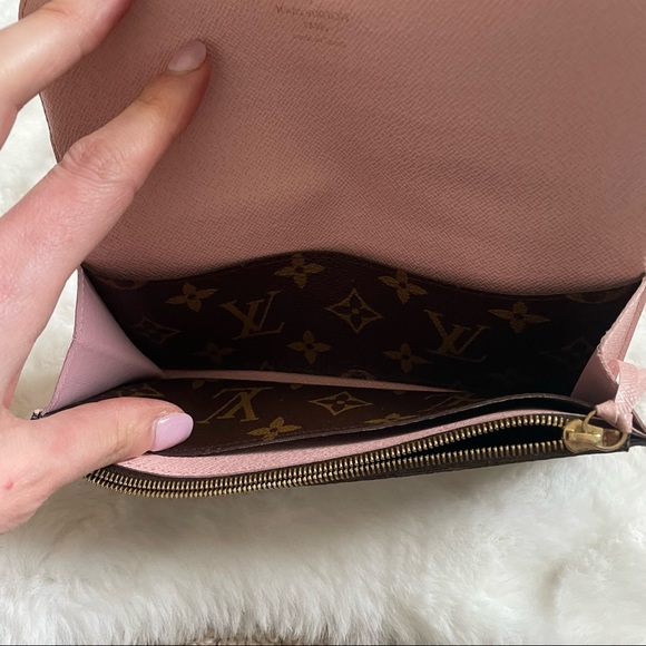 Louis Vuitton Emilee Wallet - Picture 15 of 15